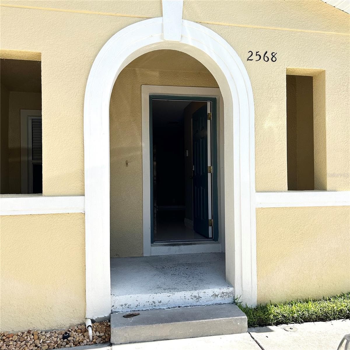 2568 Hidden Cove Ln photo 3