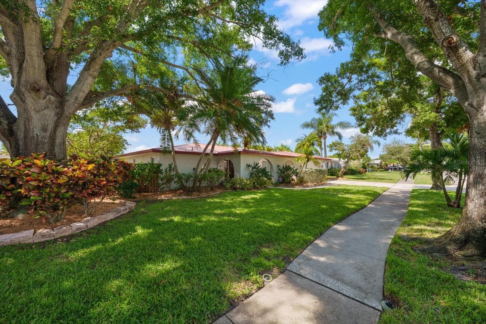2126 Egret Dr photo 4