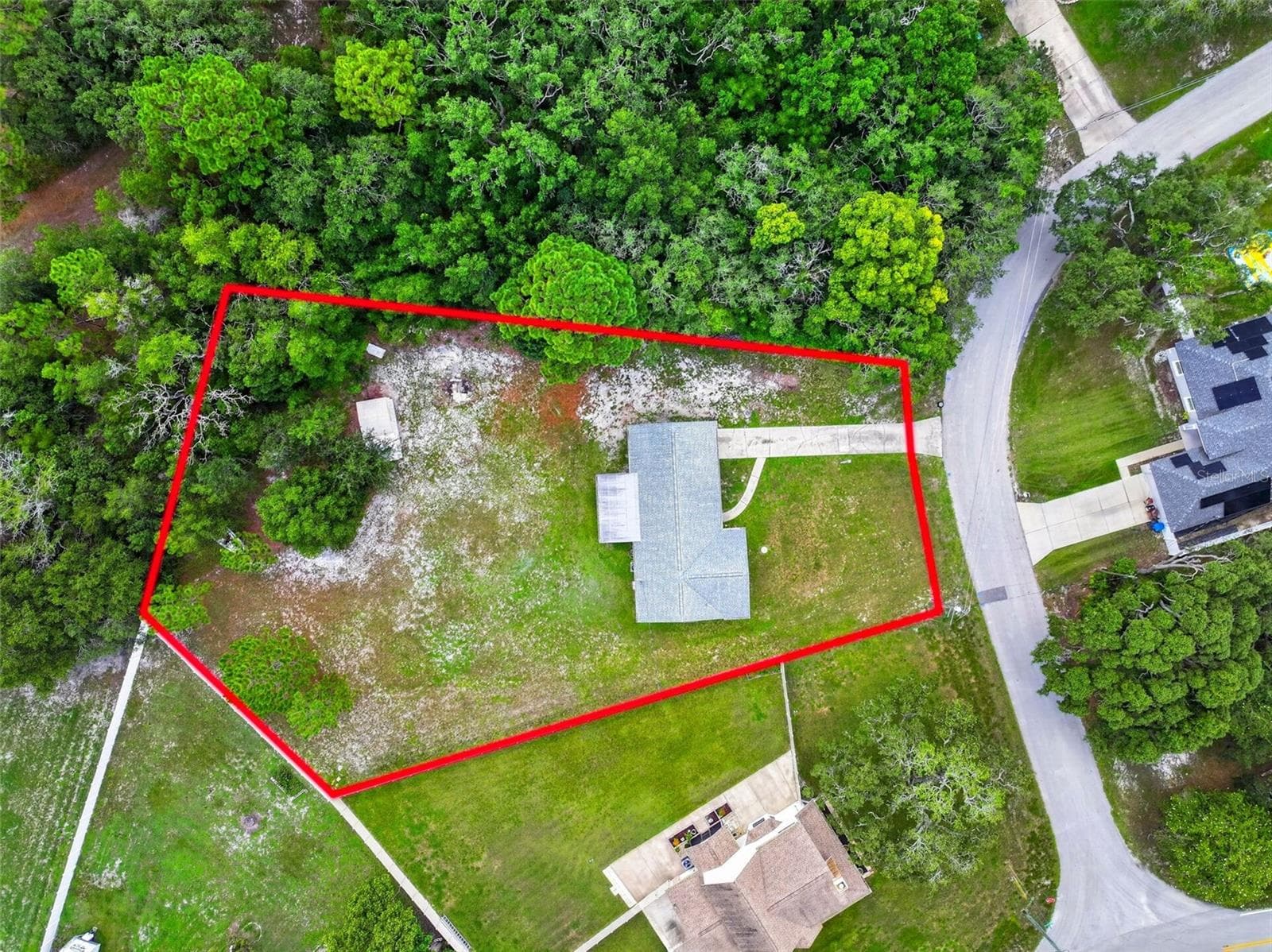 7502 Pond Cir photo 4