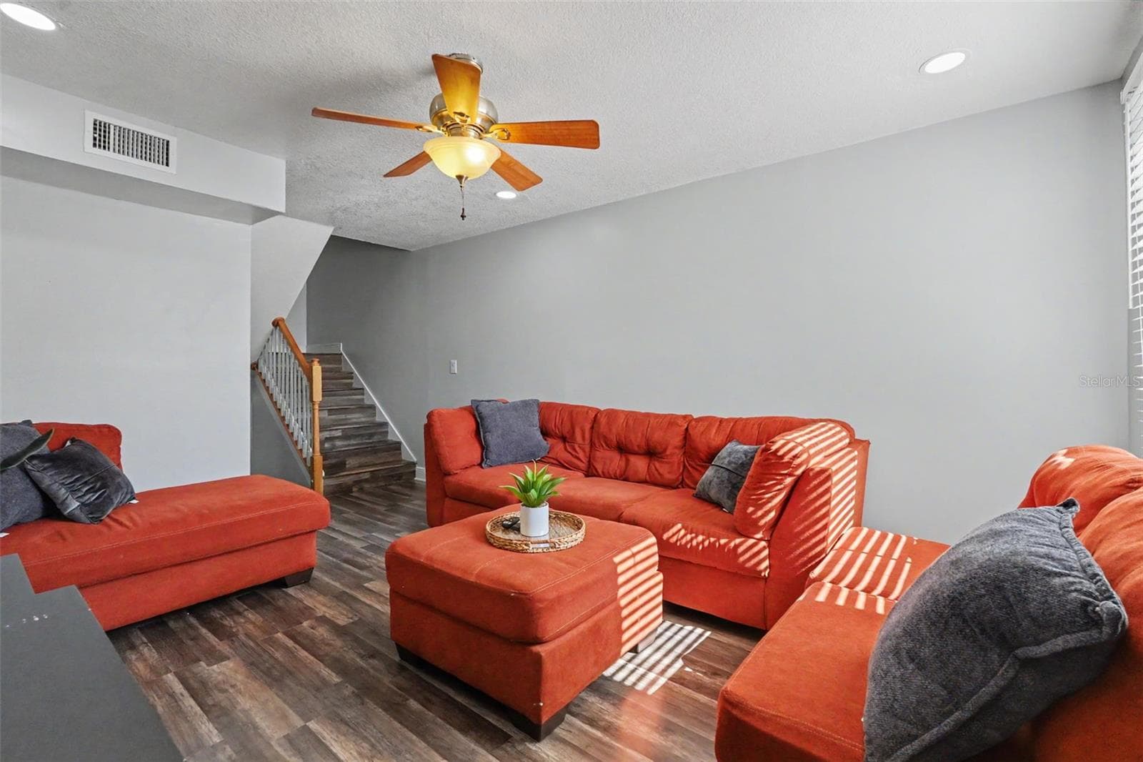 4505 LA Capri CT photo 4
