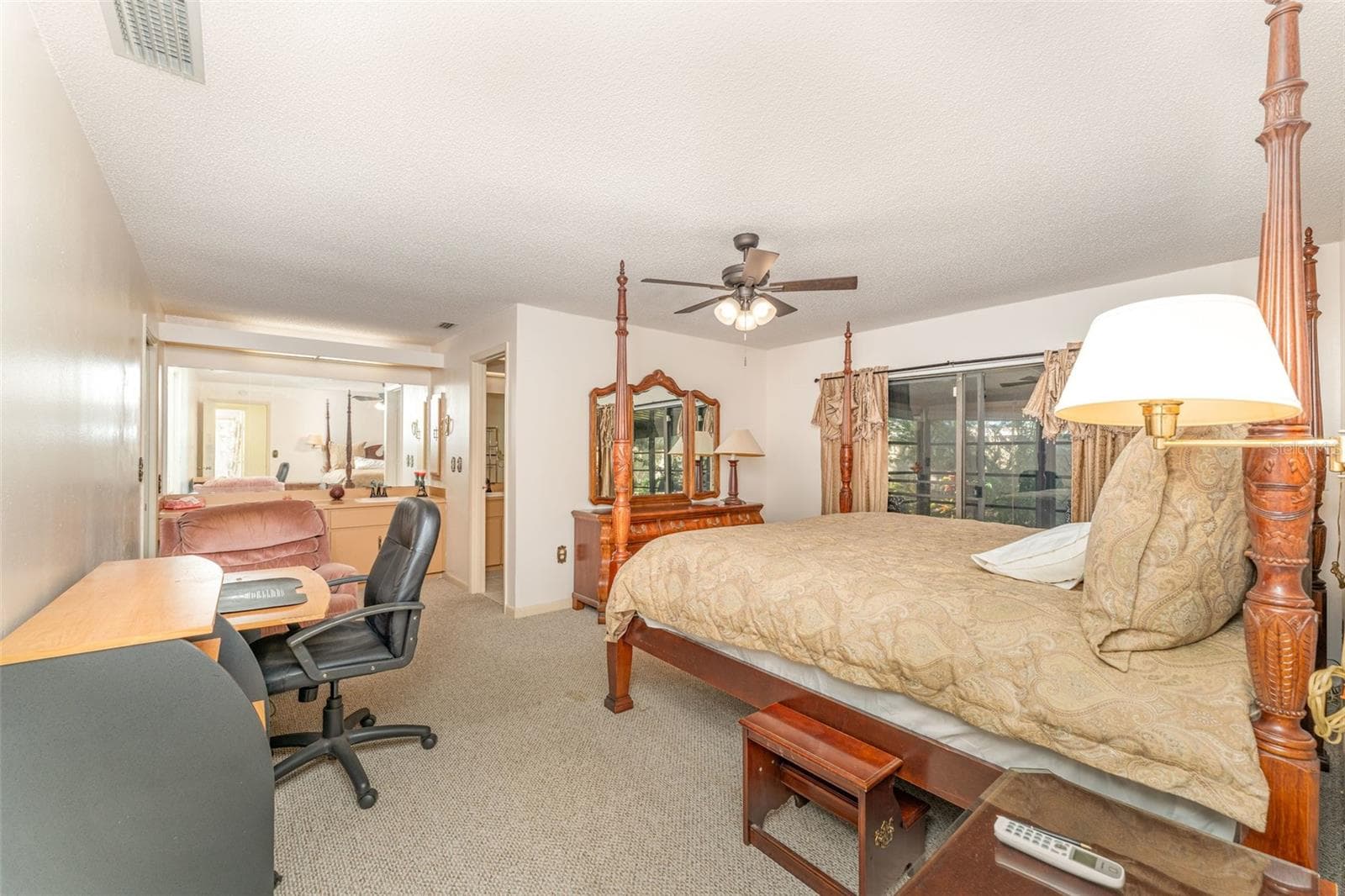 4240 Creekwood Ln photo 3