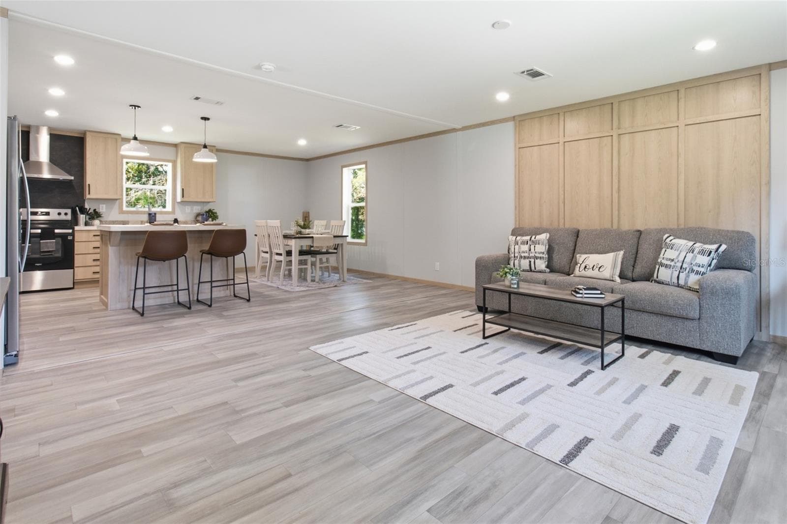18104 Nicholas Ave photo 3
