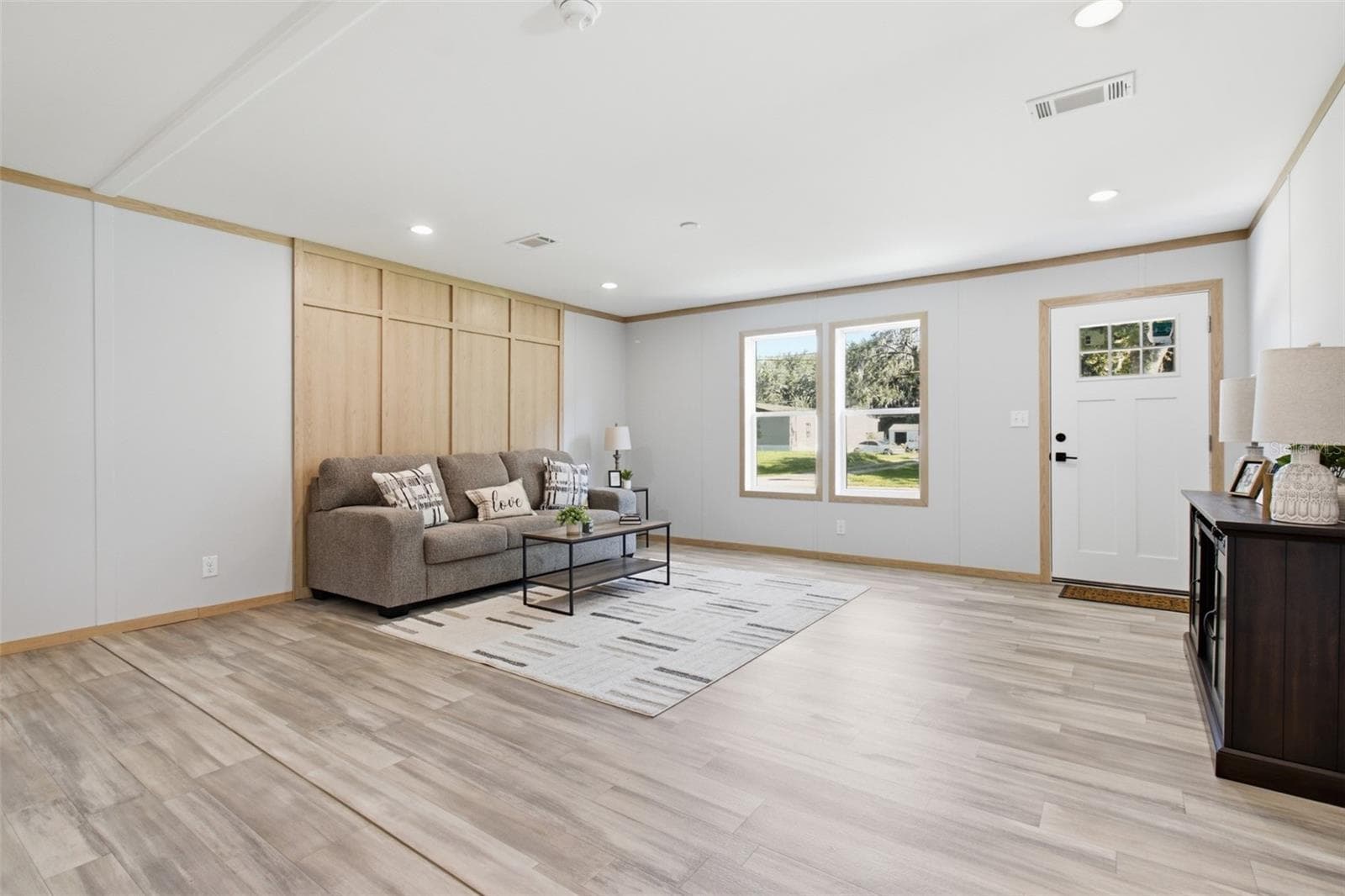 18104 Nicholas Ave photo 5