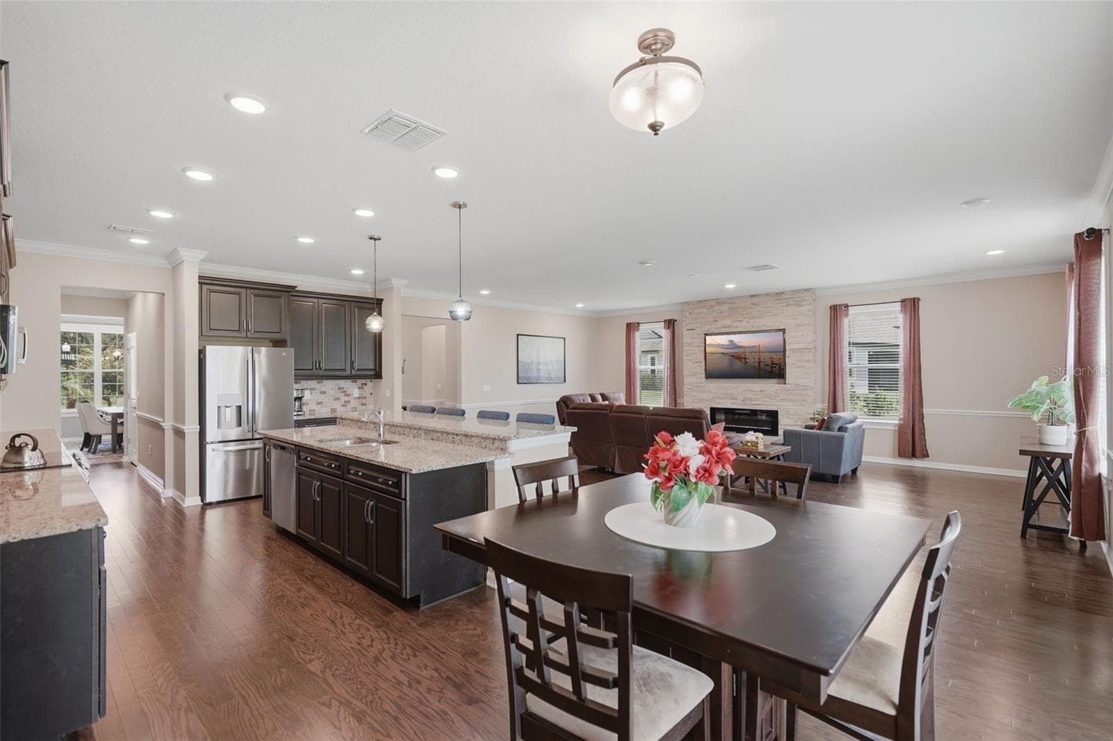 9307 Parisian CT photo 5
