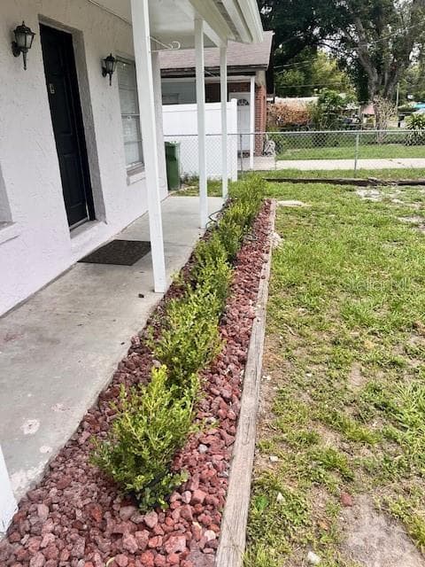 8518 N Lynn Ave photo 3