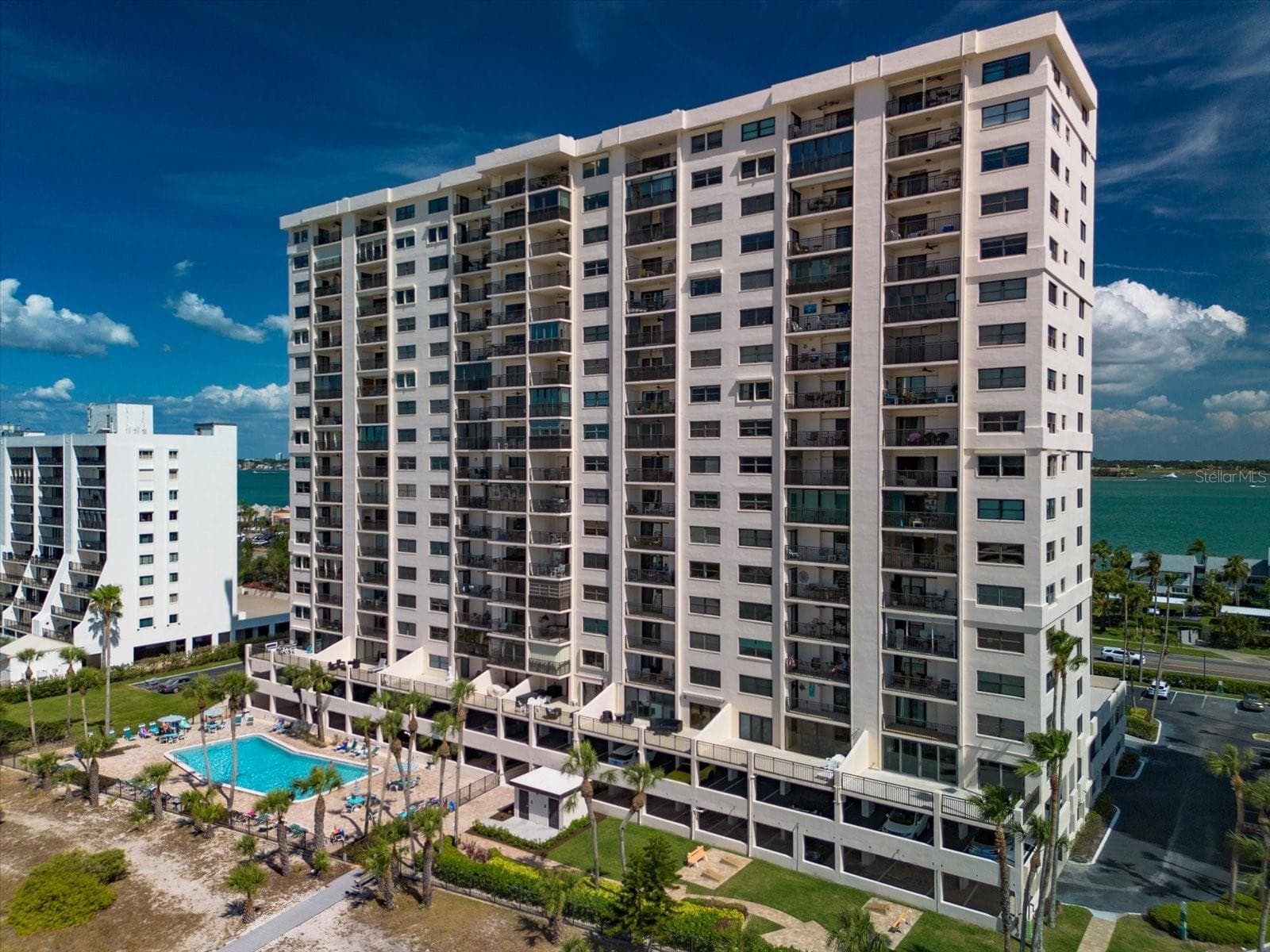 1270 Gulf Blvd #1503 photo 3