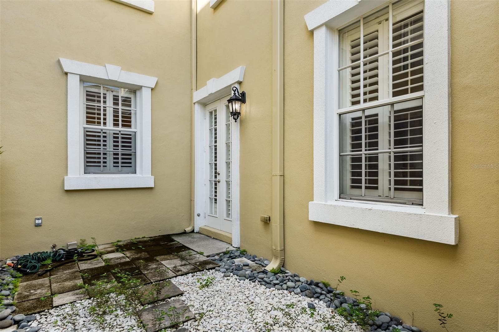 2419 Victoria Gardens Ln photo 5