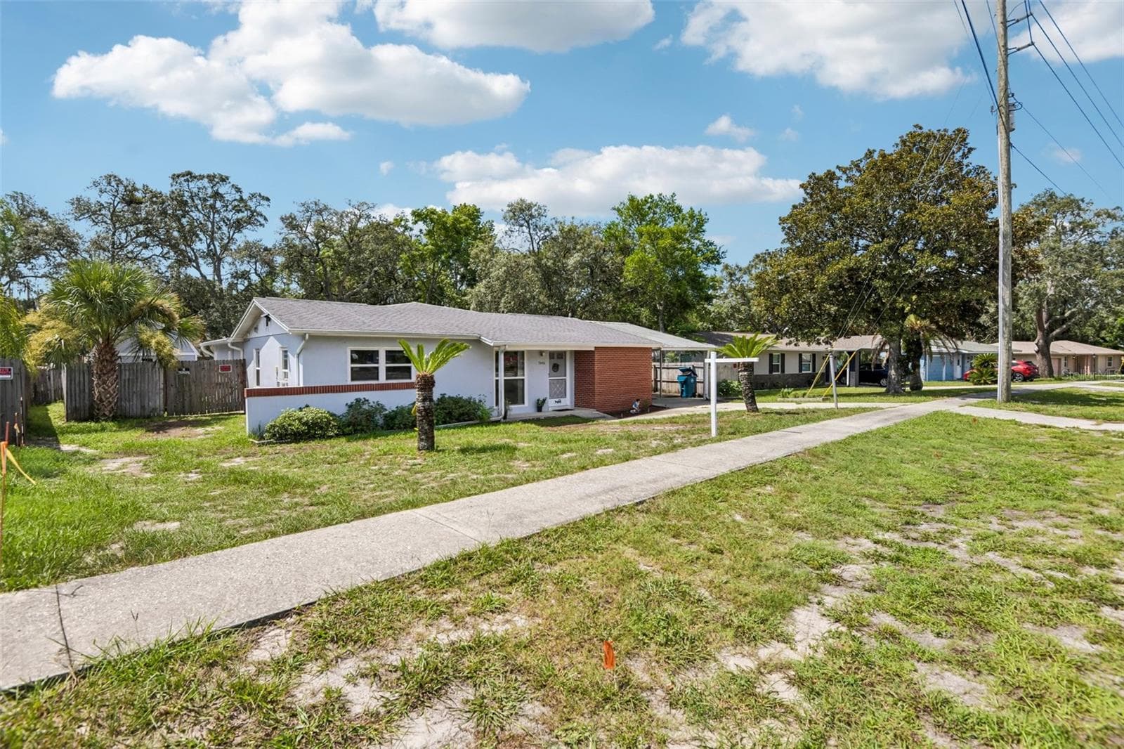 7446 Pinehurst Dr photo 3