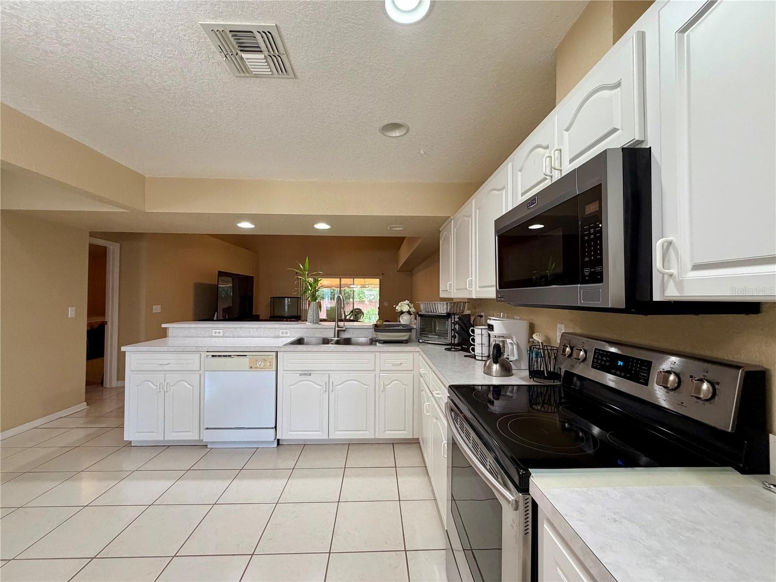 1762 Grey Fox Dr photo 3