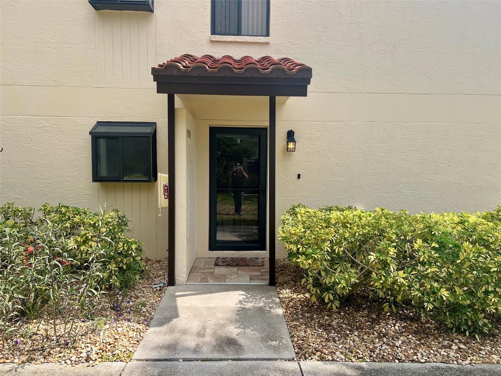 5769 Gardens Dr photo 3