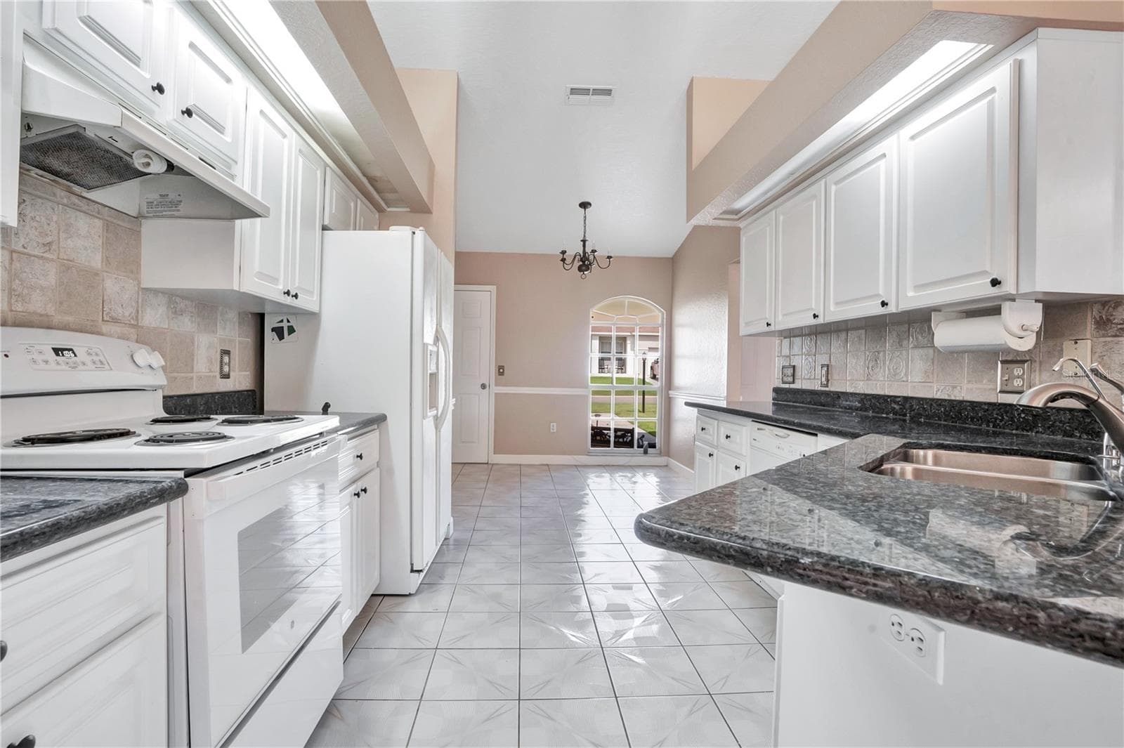 667 Jessanda Cir