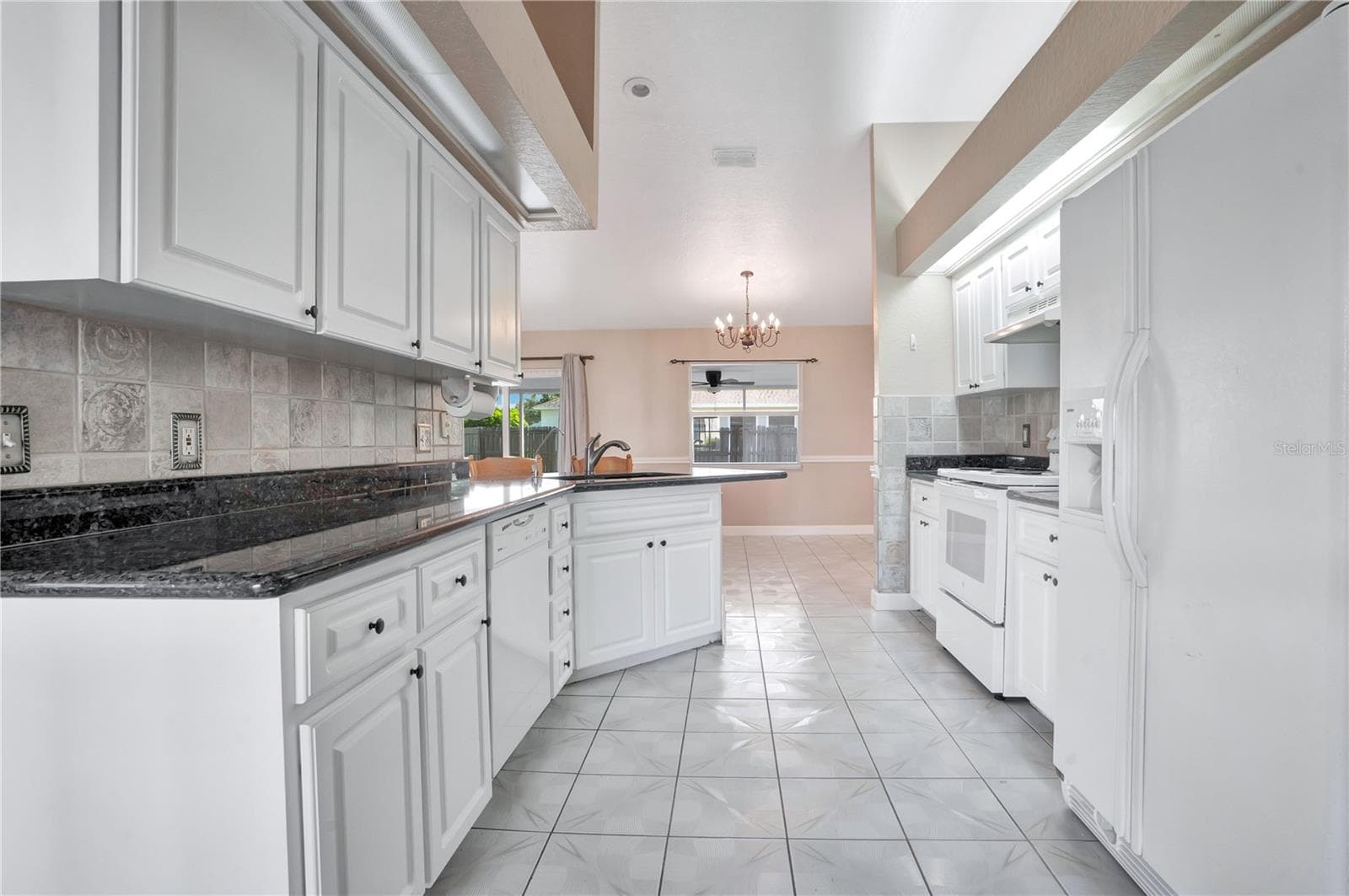 667 Jessanda Cir photo 3