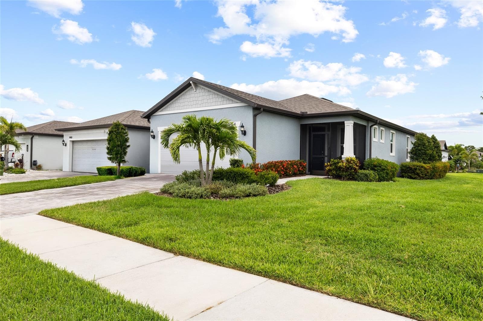 9454 Ballaster Pointe Loop photo 3