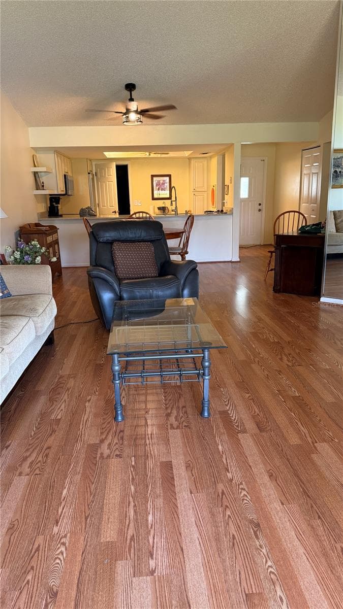 18427 Aintree CT photo 5
