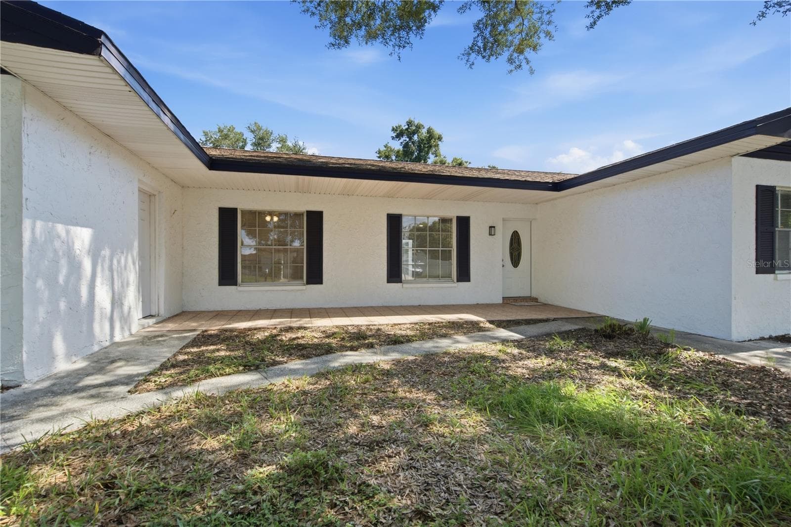 604 Royal Crest Dr photo 5