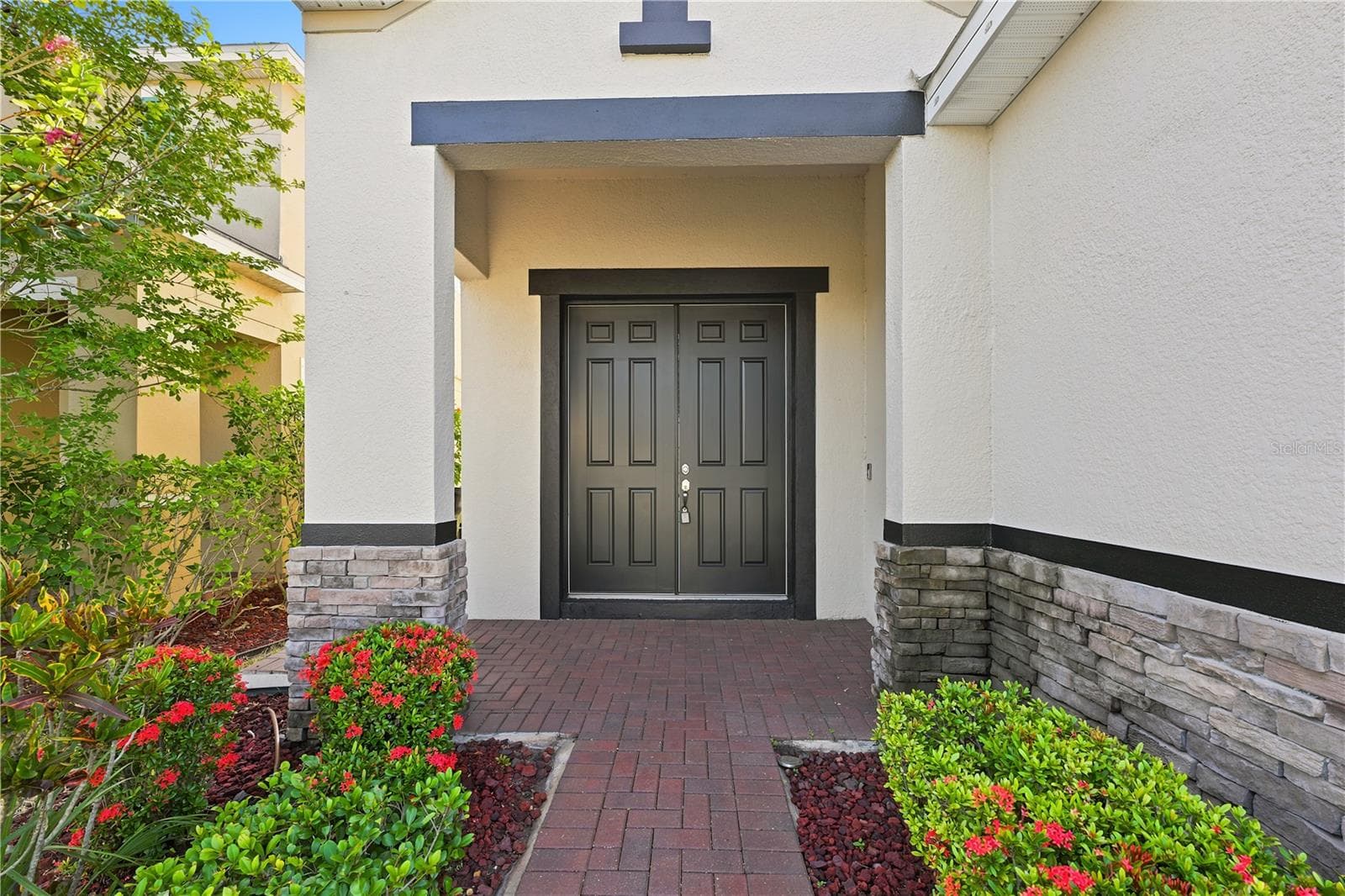 6207 Voyagers Pl photo 3