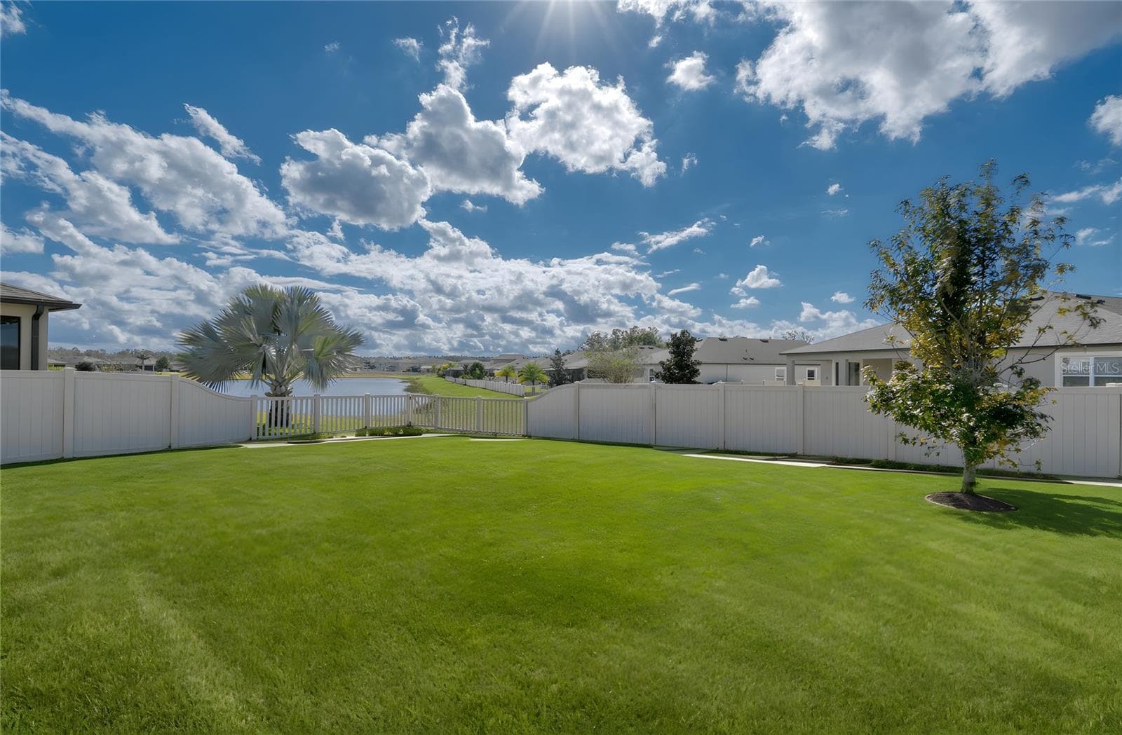 18576 Obregan Dr photo 3