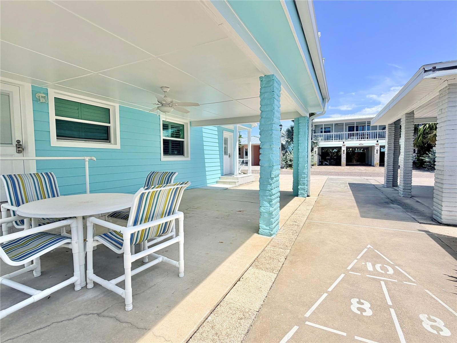 144 Coral Ave photo 5