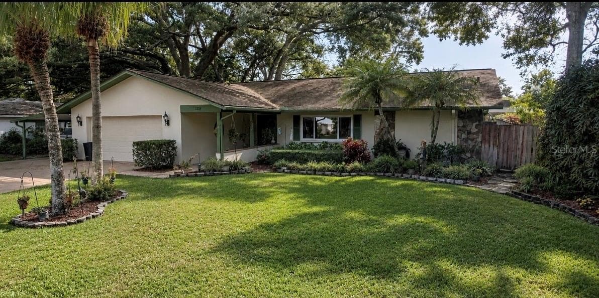 2219 Alice Ln photo 5