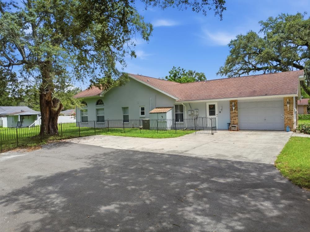 483 Lincoln Ave photo 4