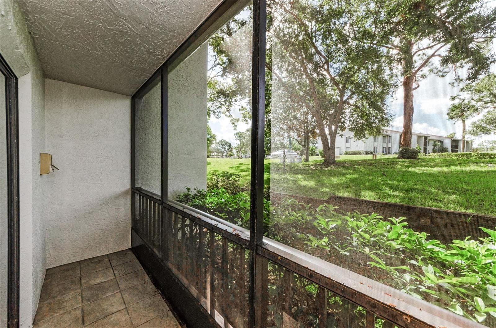 2575 Pine Ridge Way S #E1 photo 3