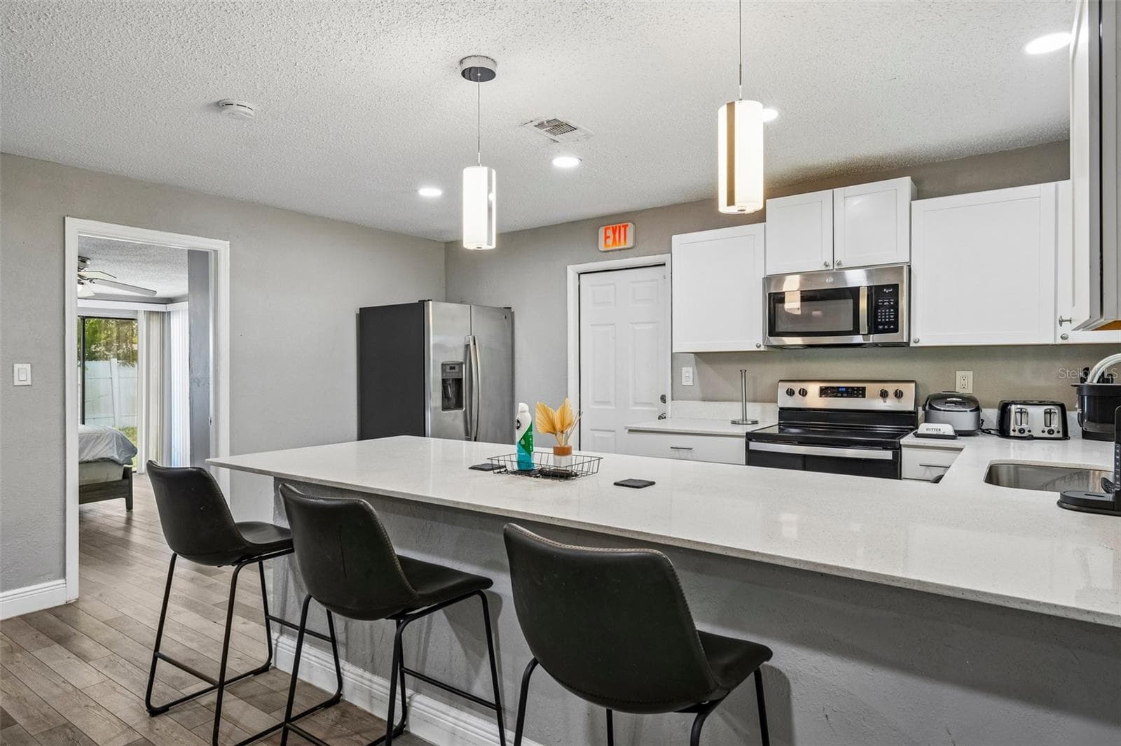520 Fairfax Ln photo 5