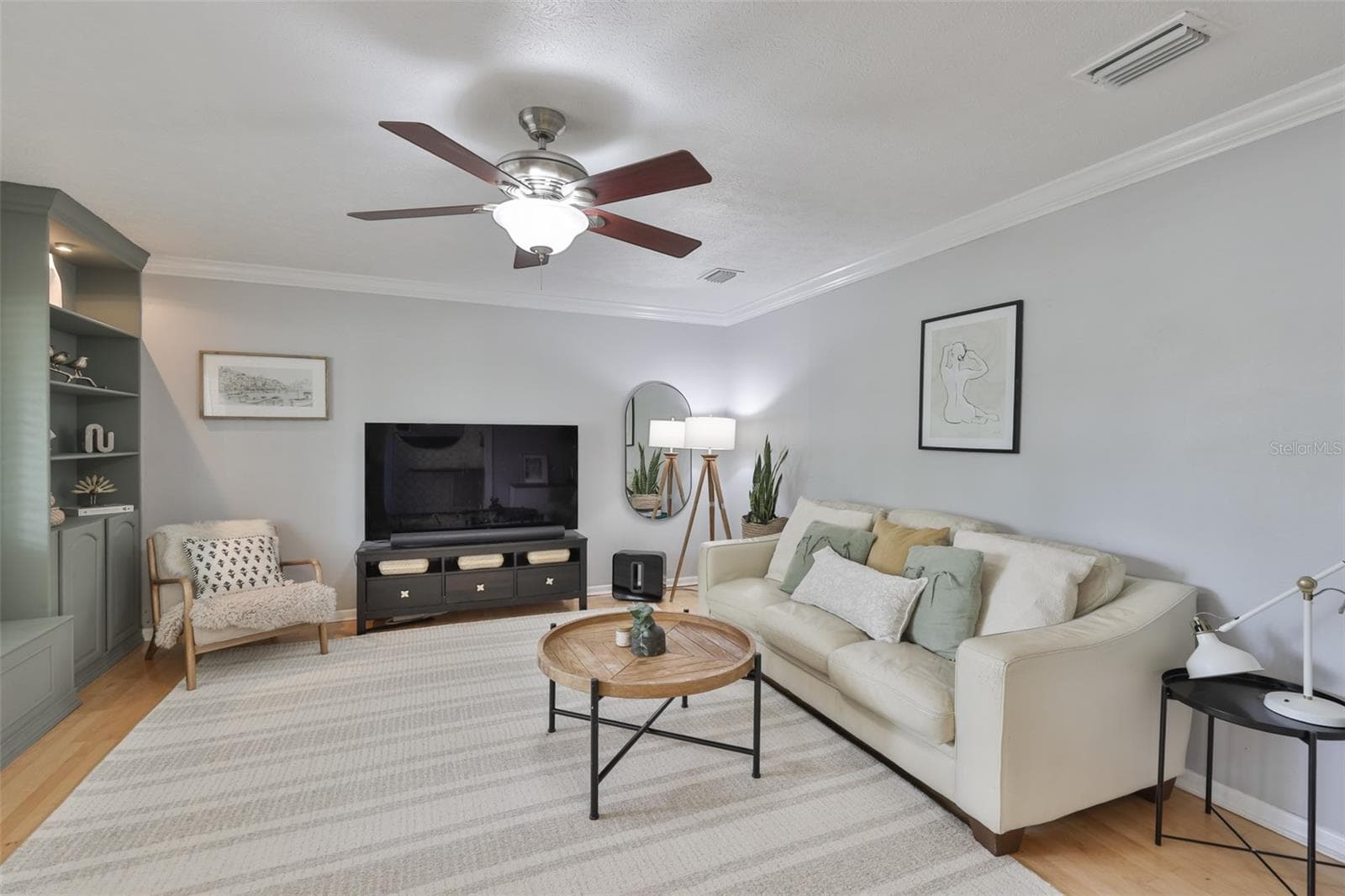 1311 Estatewood Dr photo 3