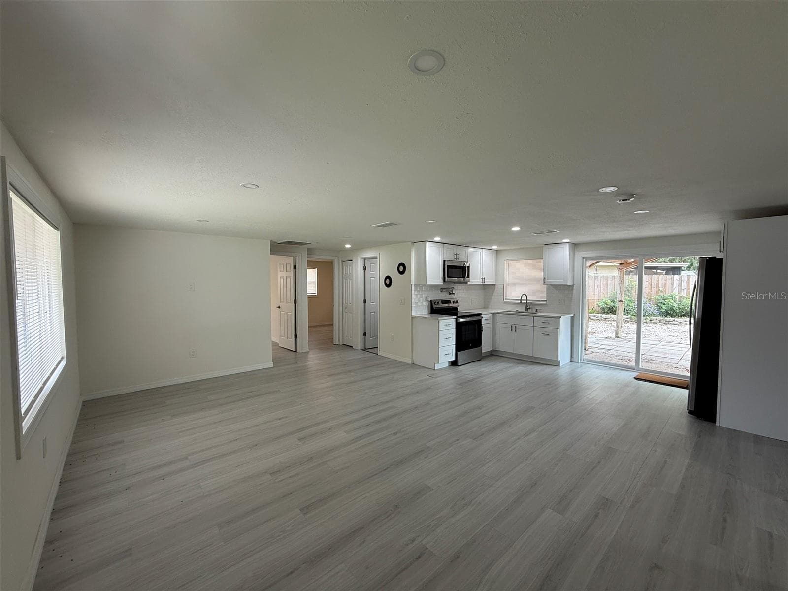 4553 Edith St photo 4
