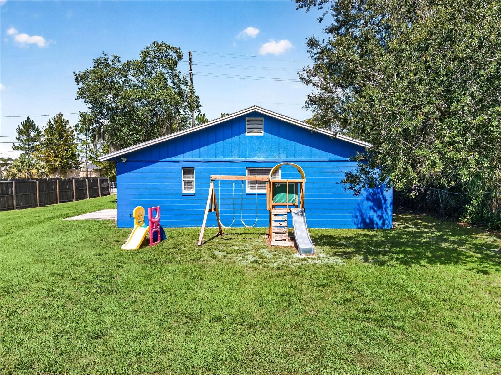 2509 N Florida Ave photo 3