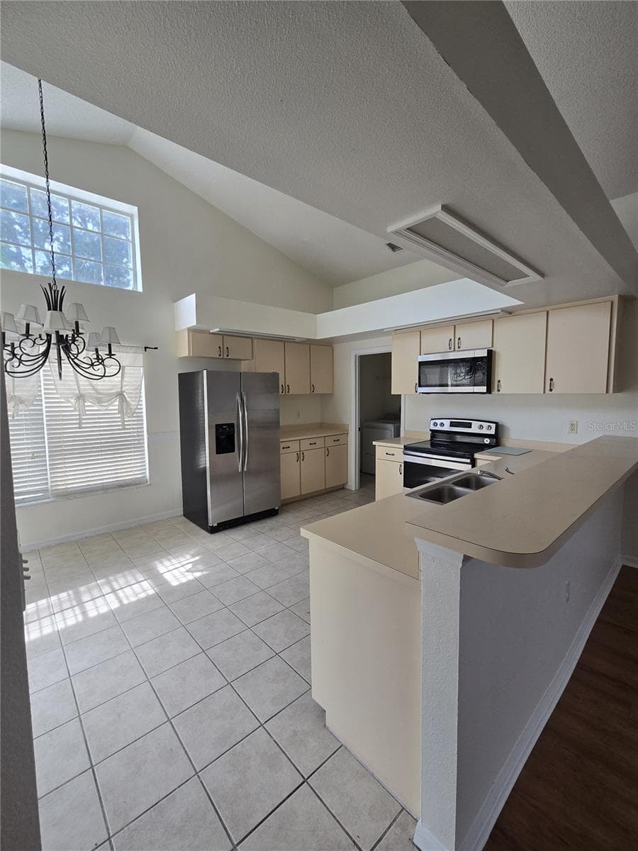 3127 Valley Vista Cir photo 5