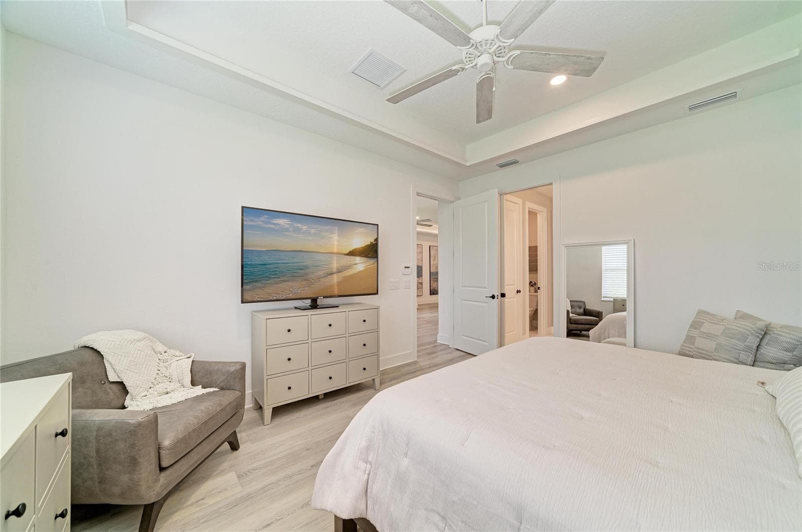 1047 Waterline Court photo 3
