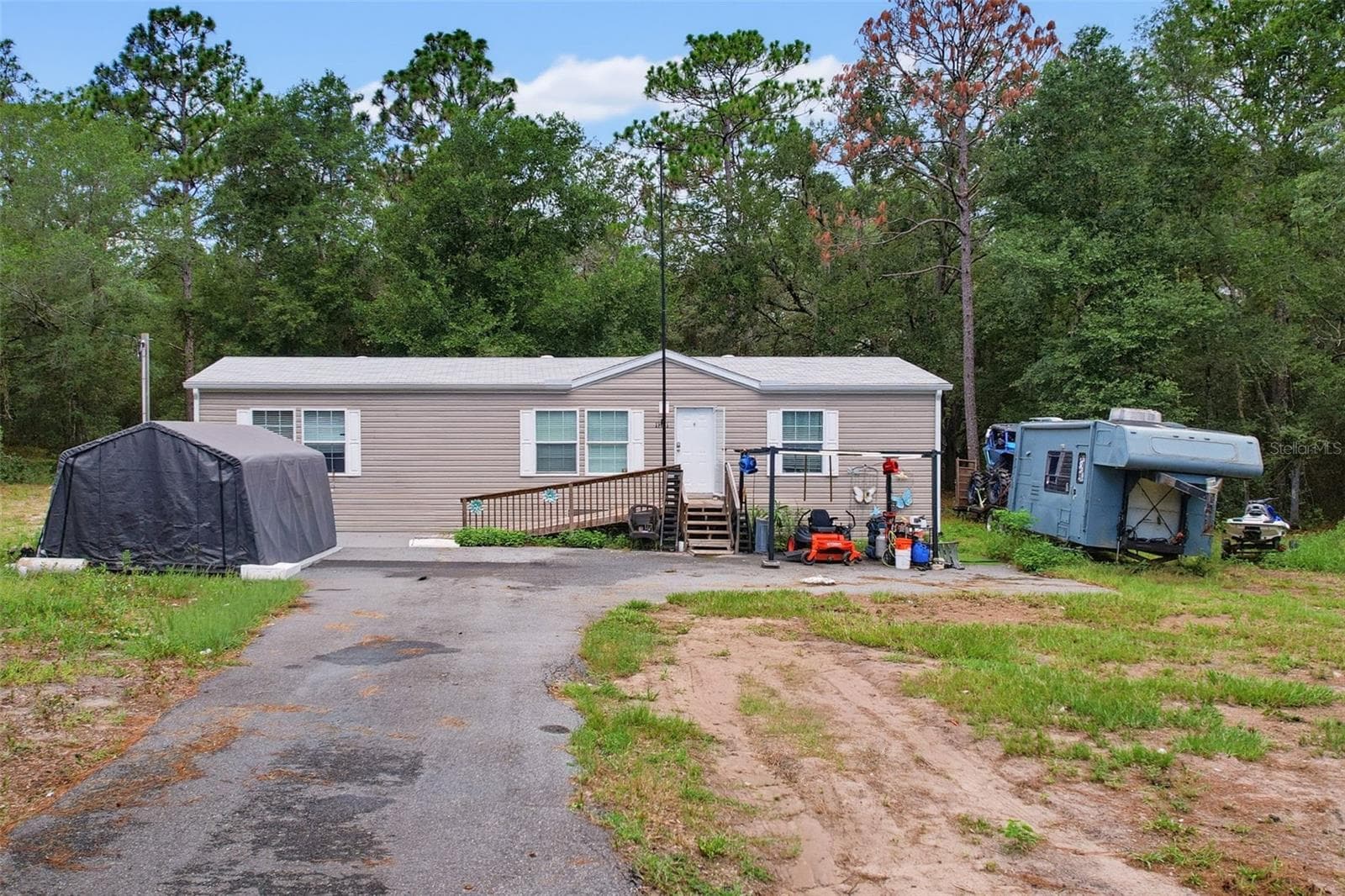 17721 Drayton St photo 3