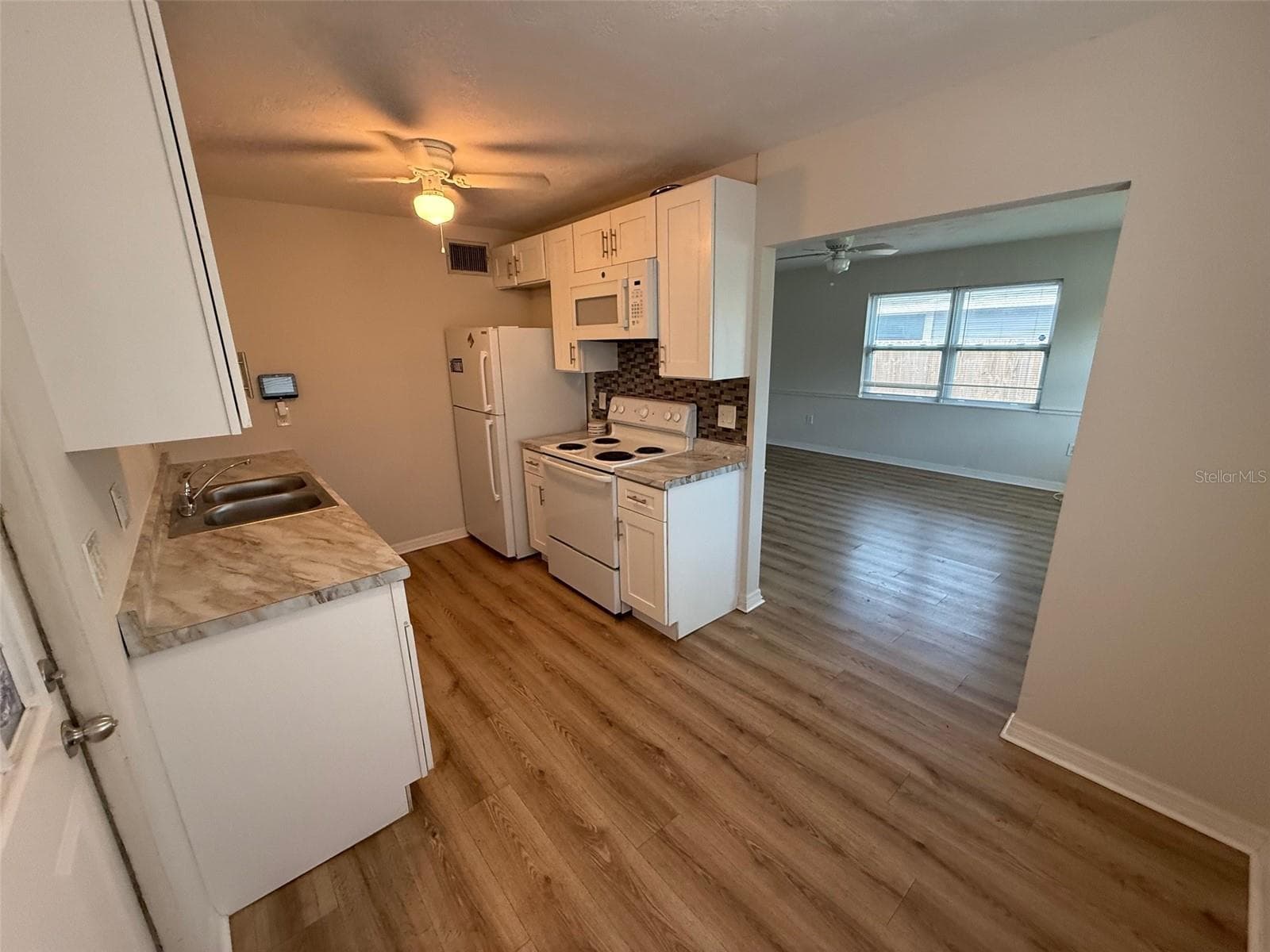 2217 20th Ave W photo 4
