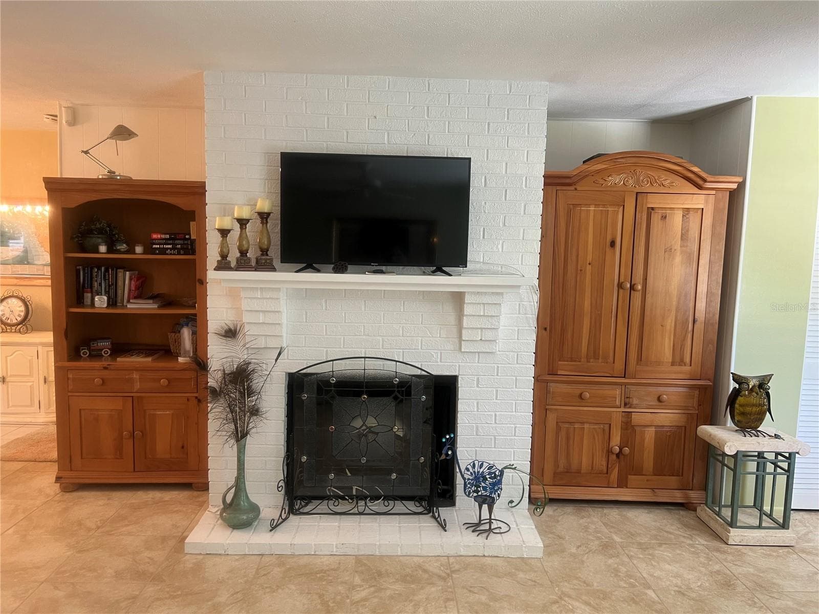 2425 Doud St photo 3
