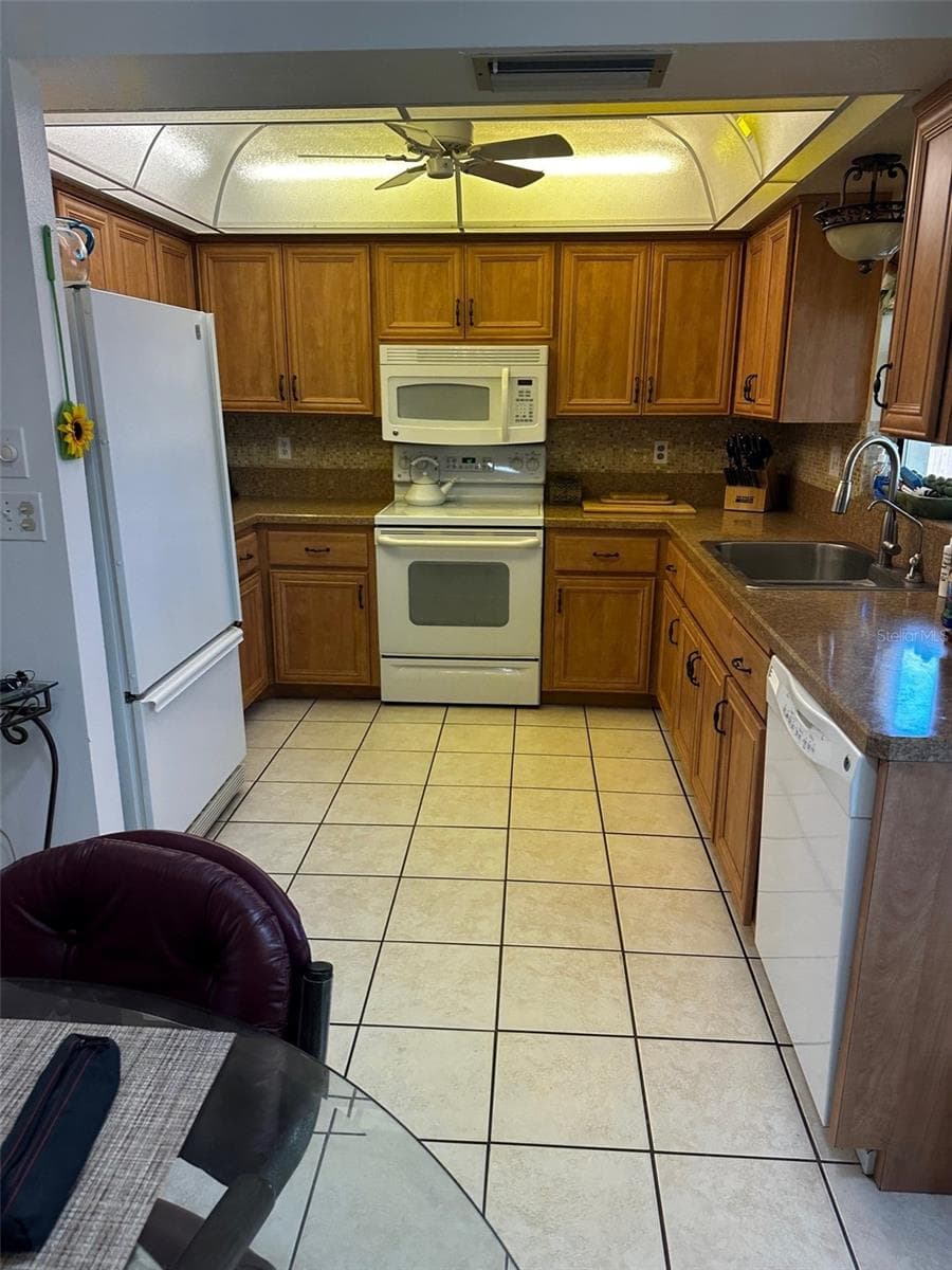 2425 Doud St photo 4