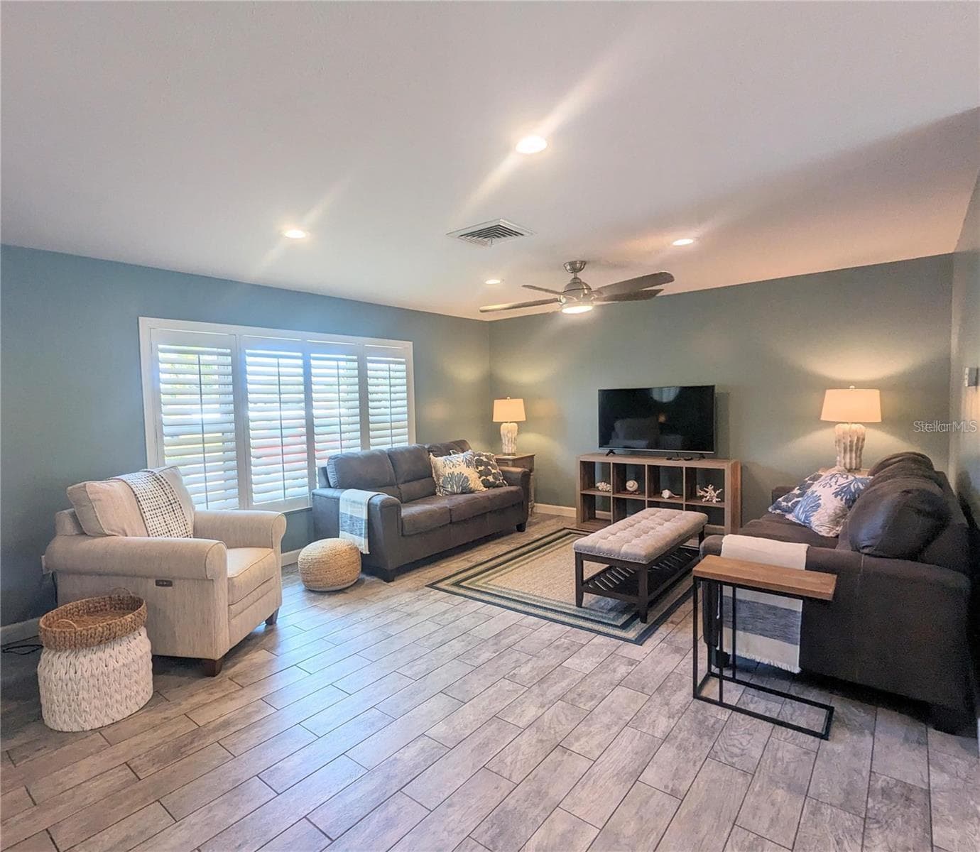 3070 Gulf Gate Dr photo 4