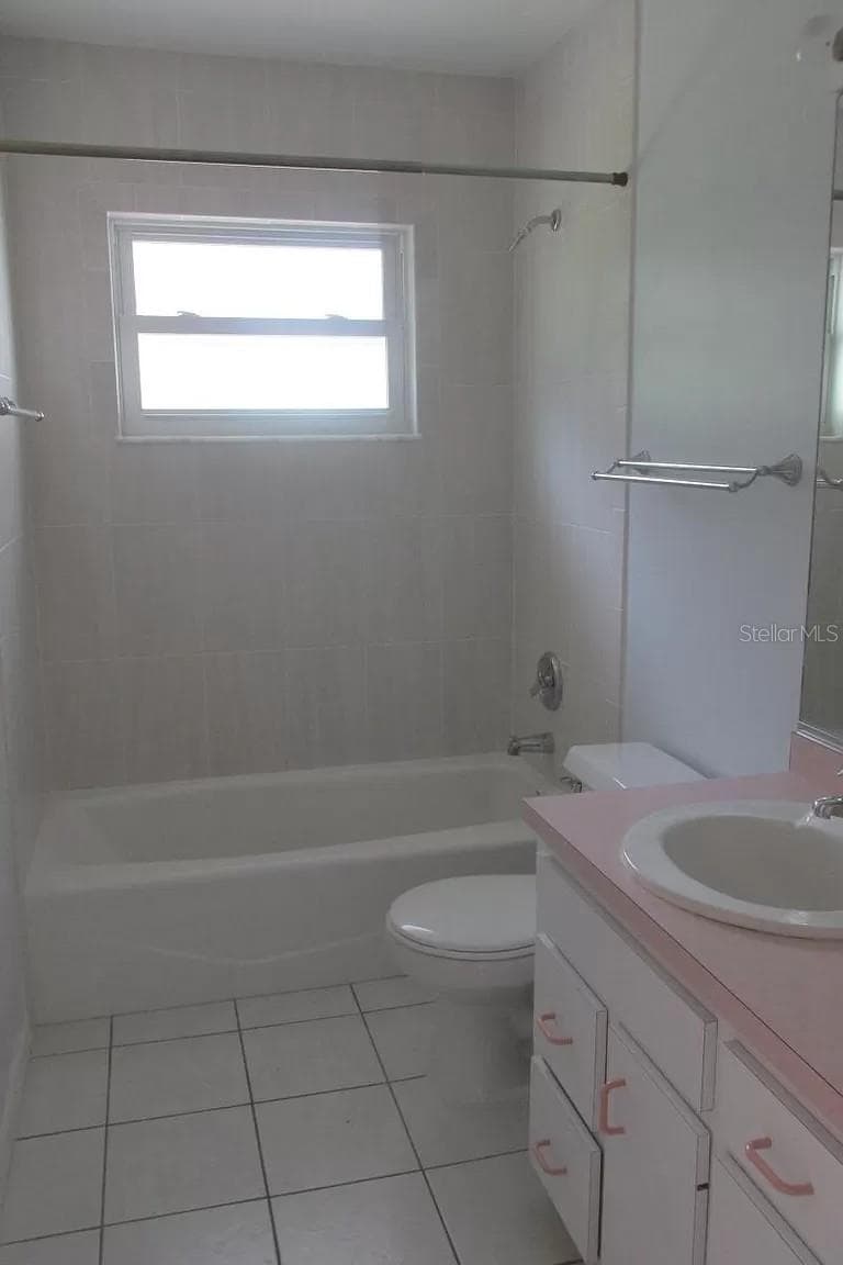 2911 Bentley St photo 5
