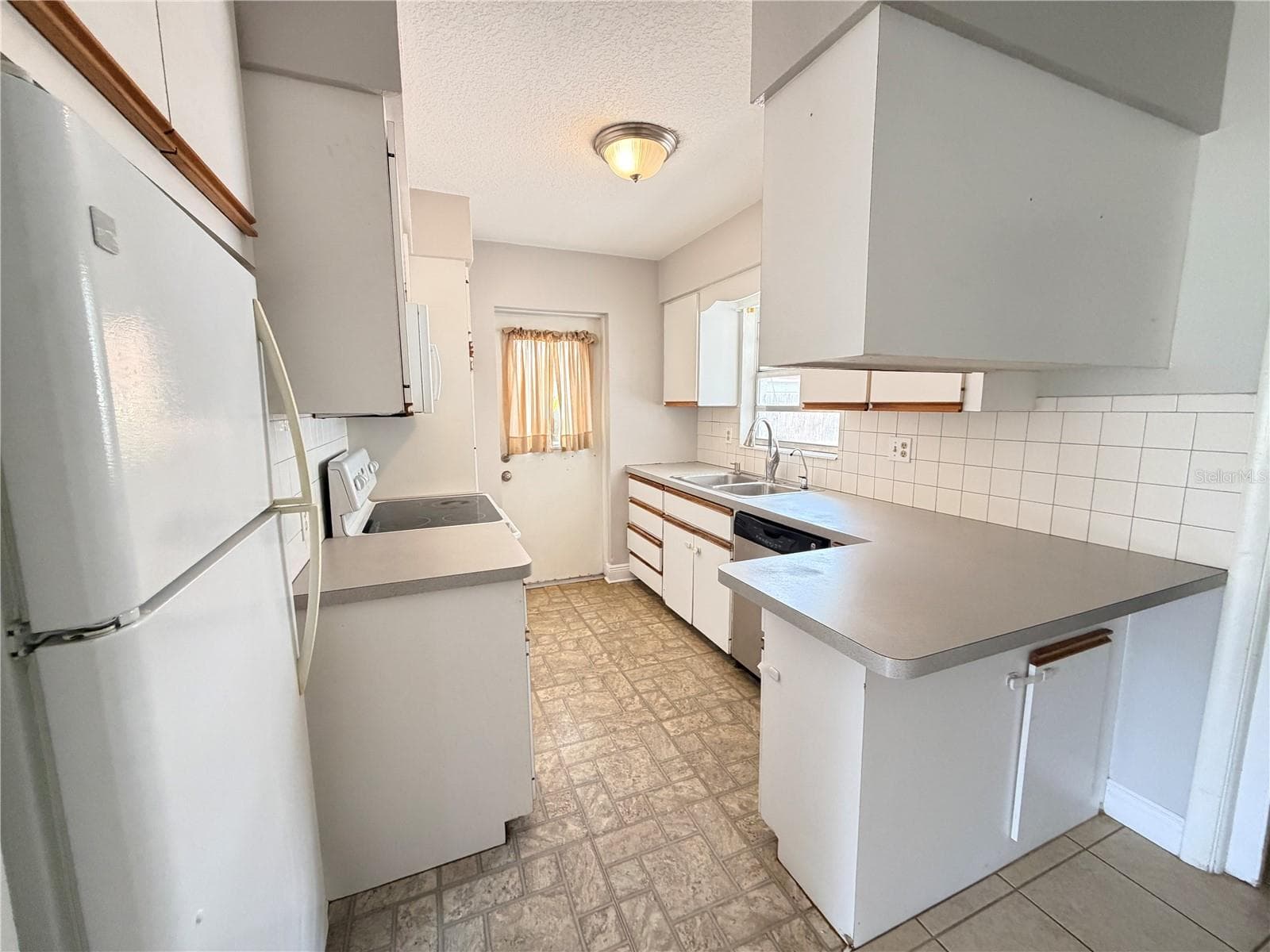 3842 Hawkeye Cir photo 3