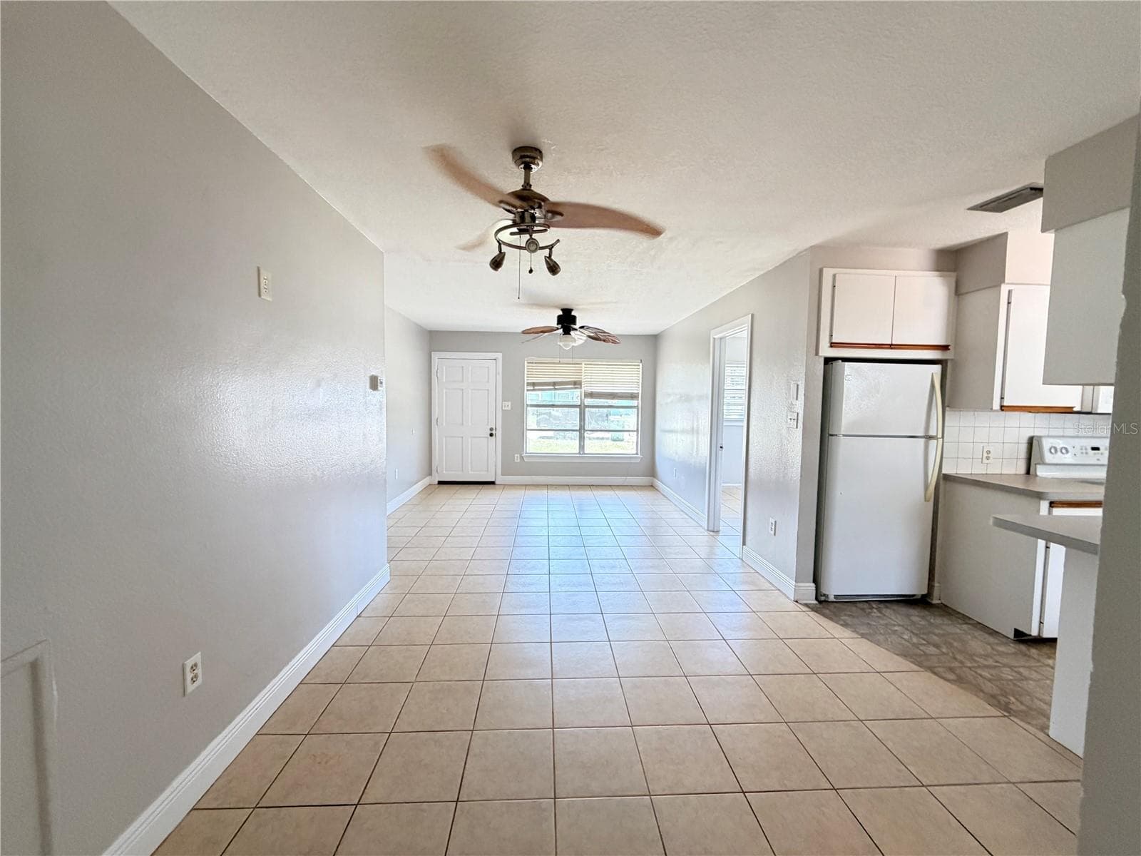 3842 Hawkeye Cir photo 4