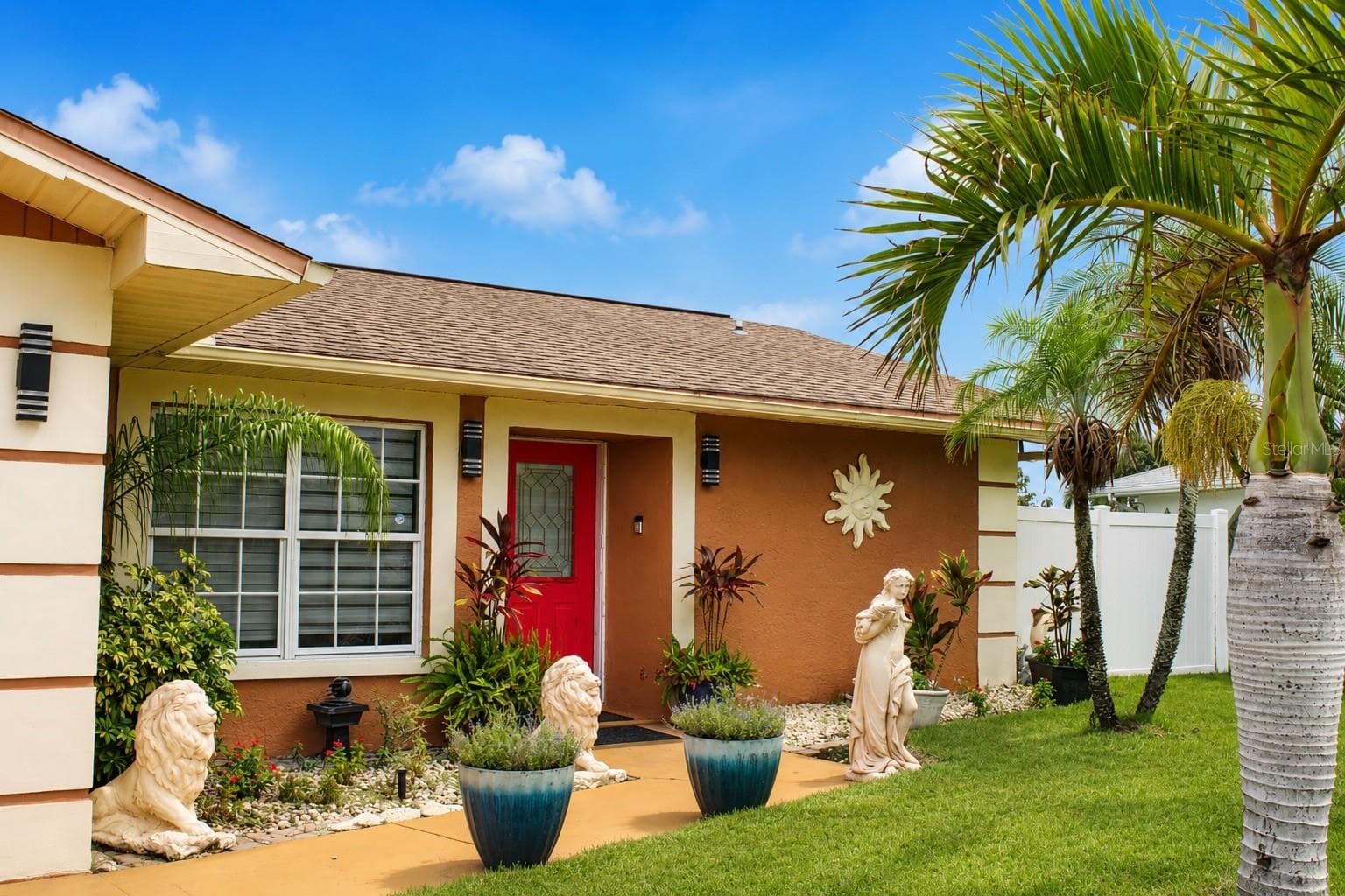 3513 Westminister CT photo 4