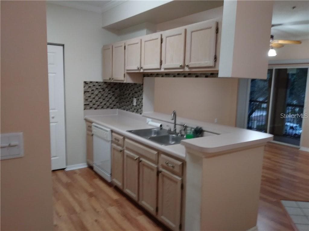 5620 Pinnacle Heights Cir #305 photo 4