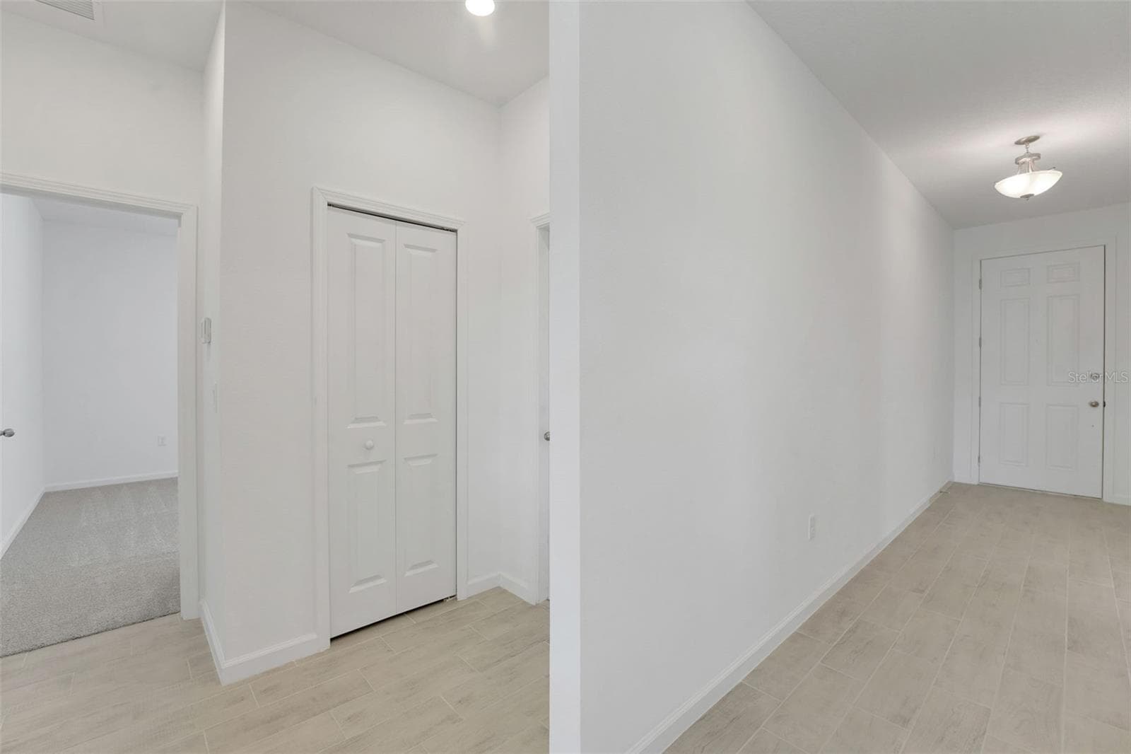 1040 Luke Ave photo 5