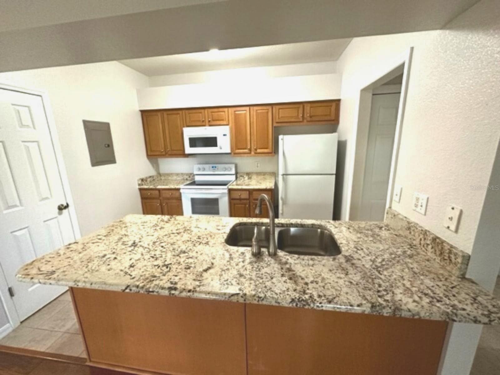 903 Eagle Pond Dr #903 photo 5