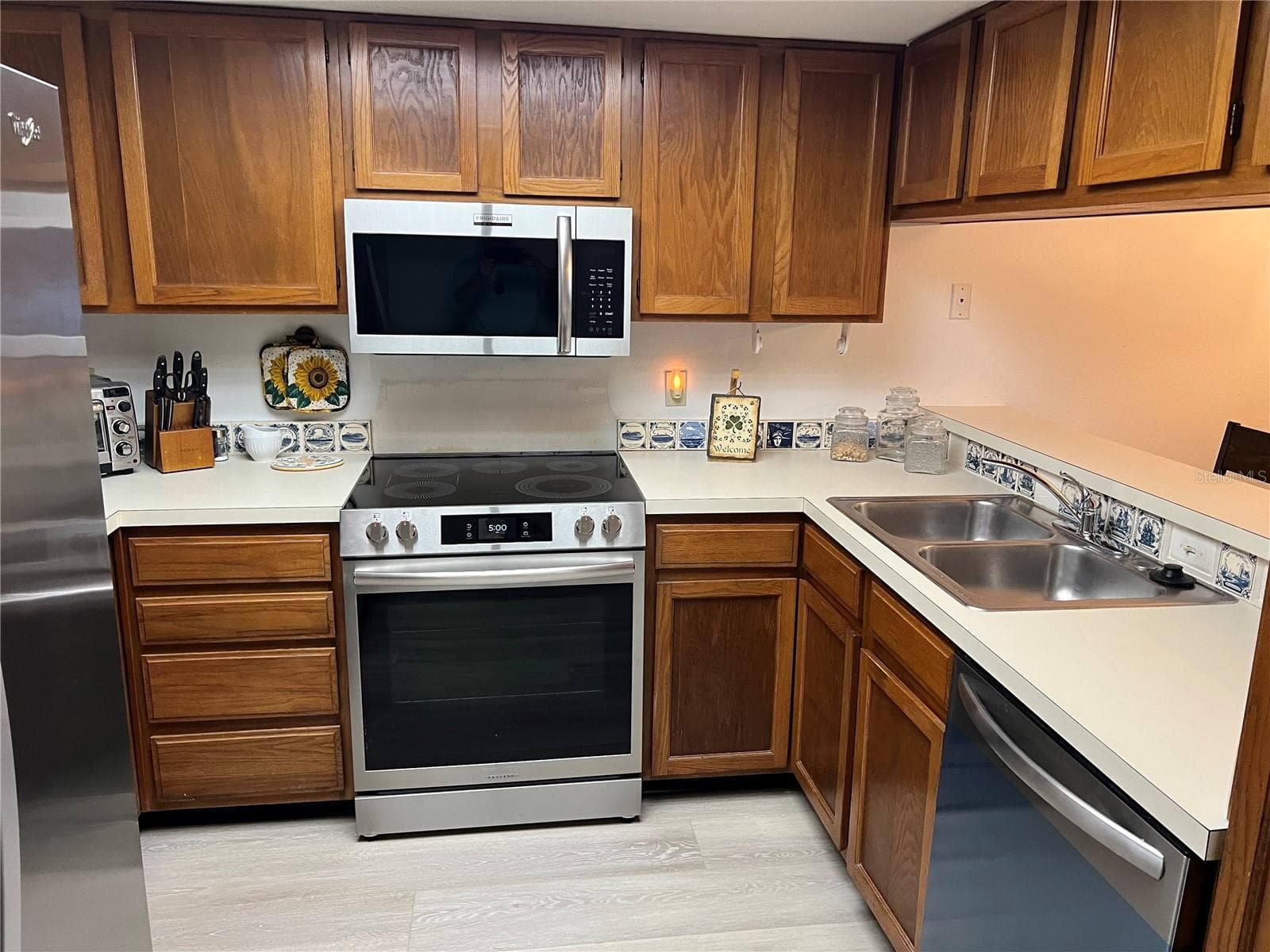 333 Woodlake Wynde photo 4