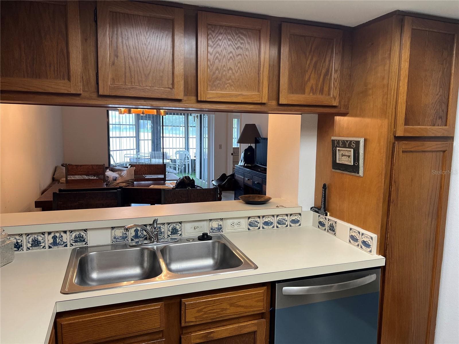 333 Woodlake Wynde photo 5
