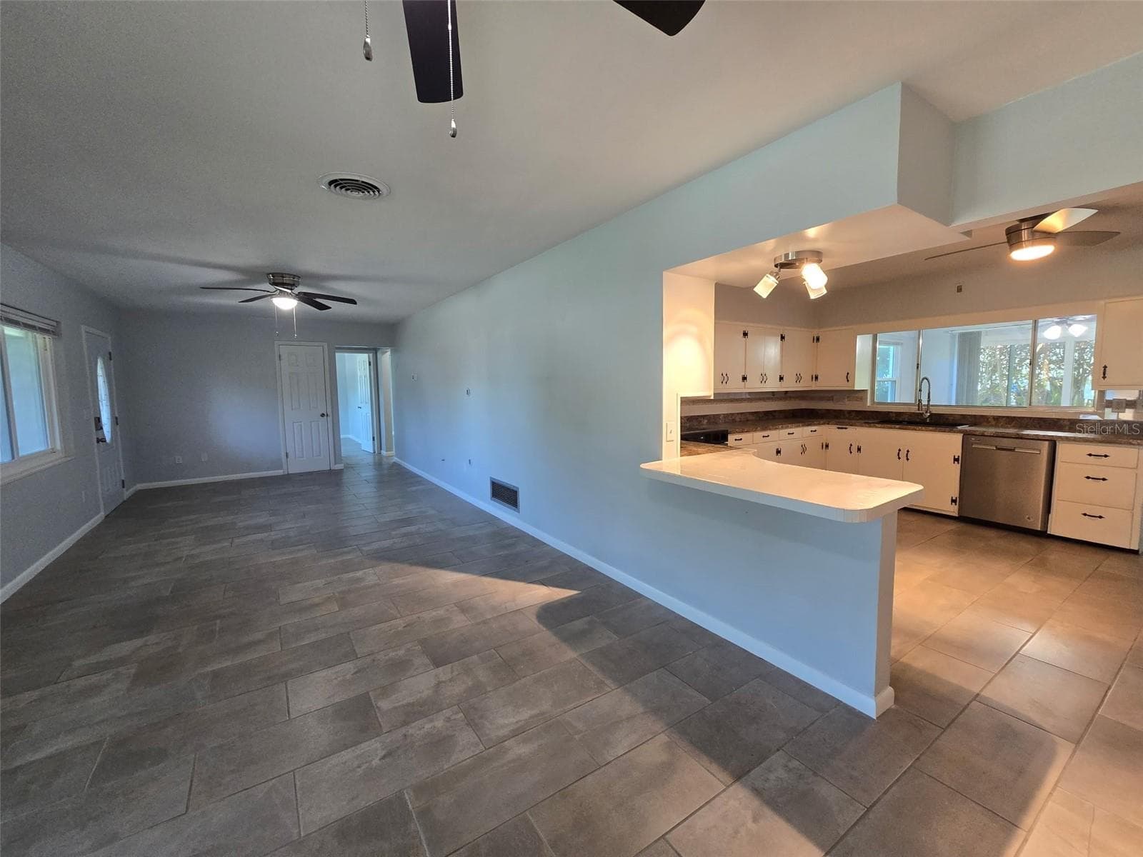 507 Lake Lulu Dr photo 3