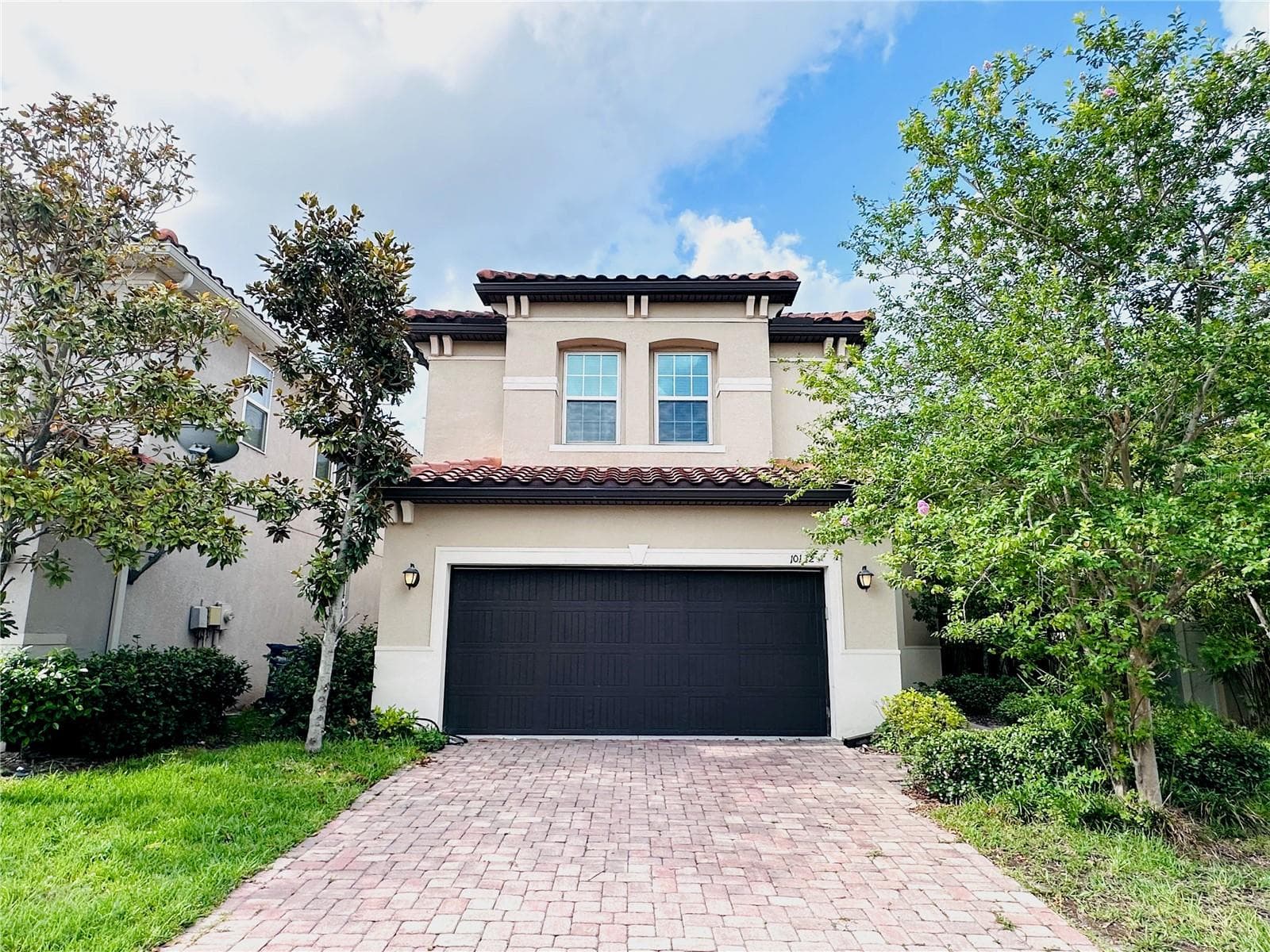 10132 Grand Oak Cir