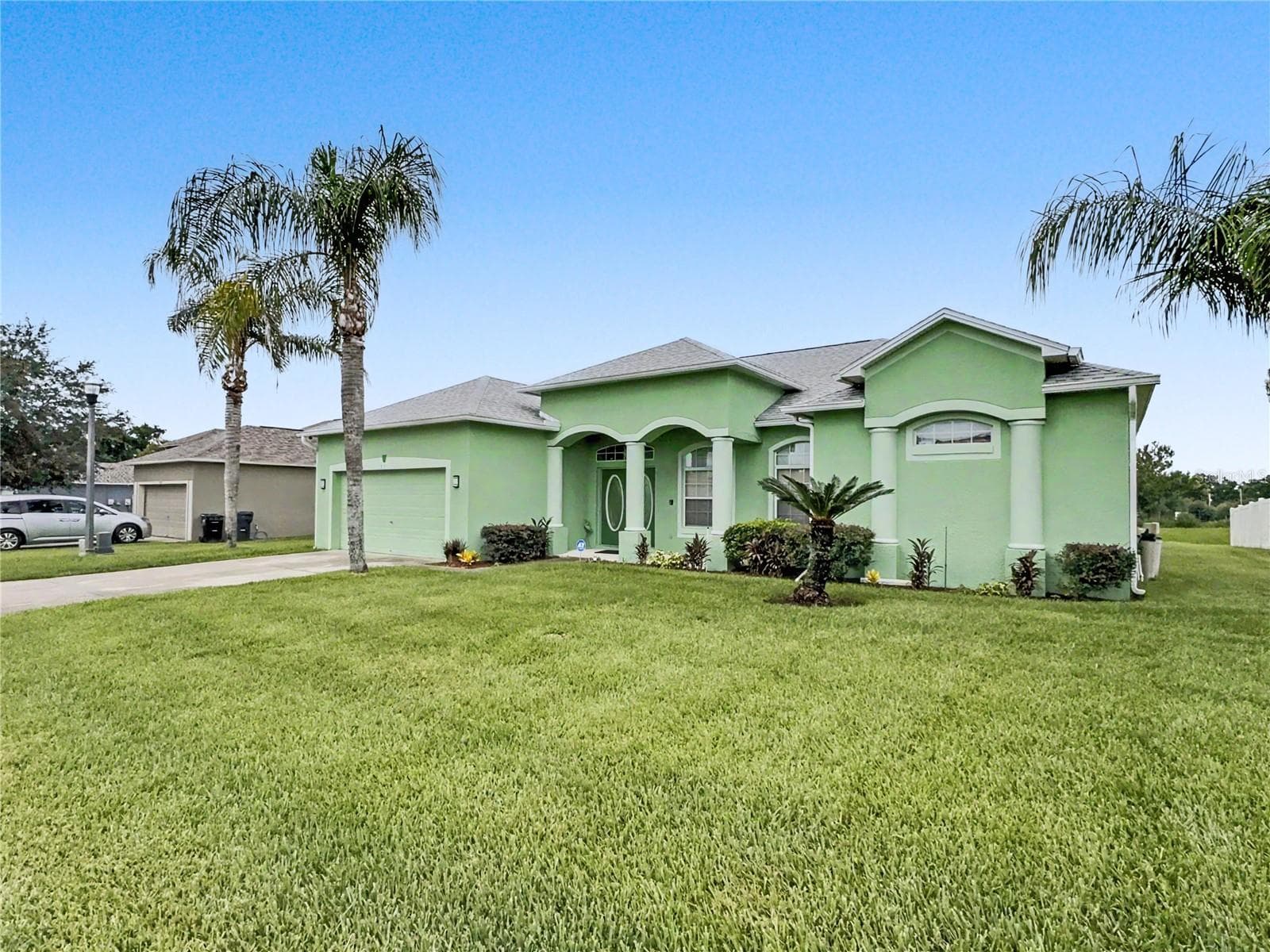 8155 Woodvine Cir