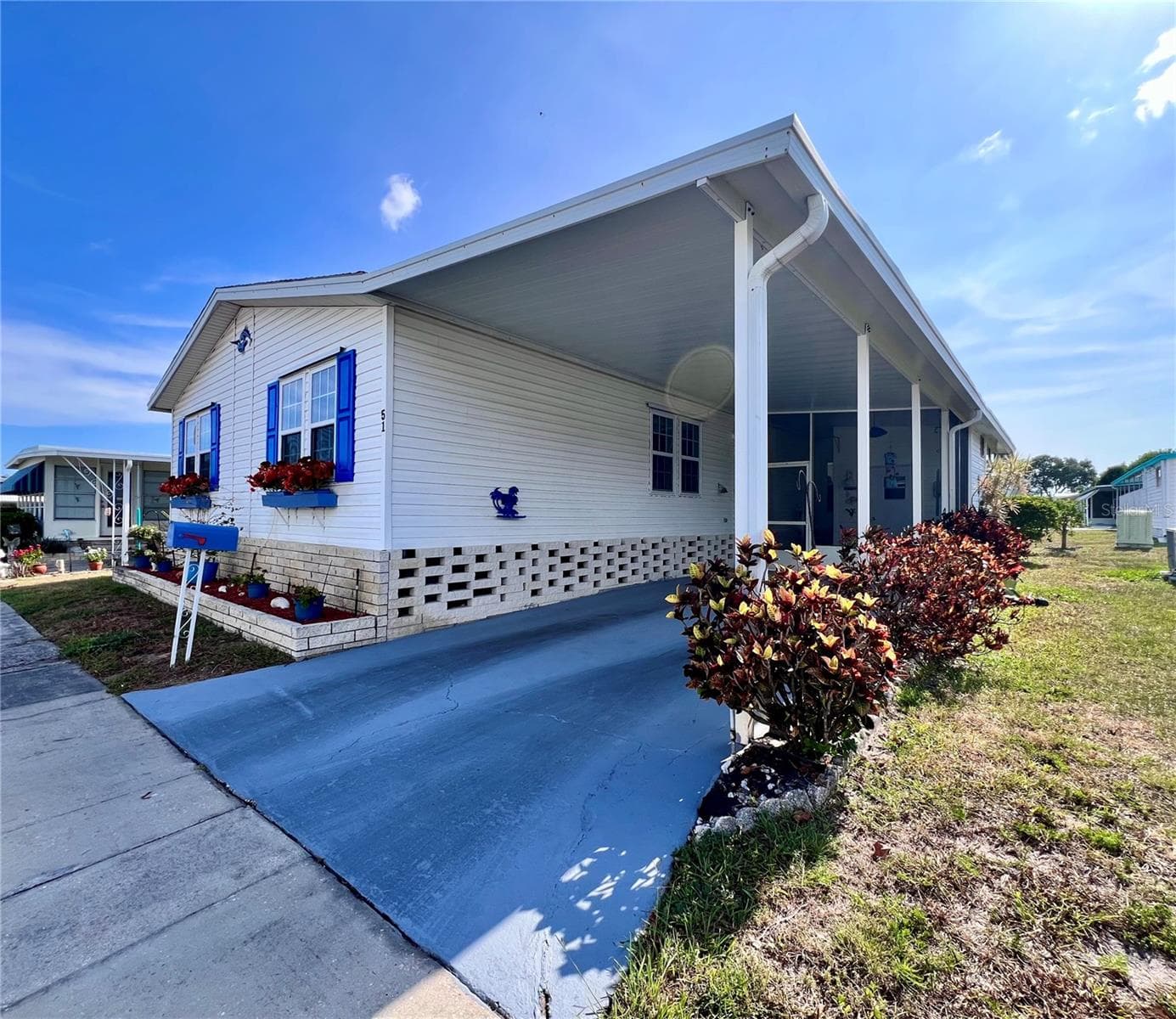 51 Pindo Palm St E photo 4