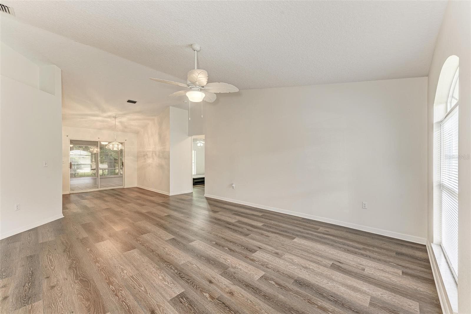 2046 Old Trevor Way photo 4